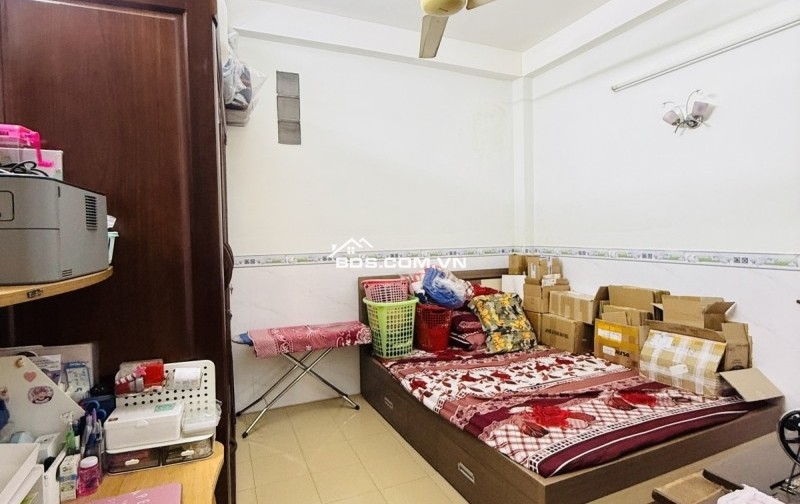 Bán nhà Hẻm 4m Lạc Long Quân Giáp Chợ Tân Bình, 59 m2, 4x14.5m. Chỉ 7.9 Tỷ còn TL với Chủ.